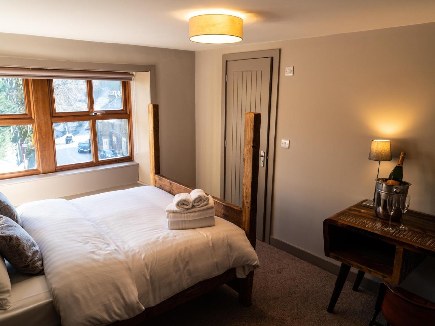 Hotel The Milestone Sowerby Bridge Camera foto