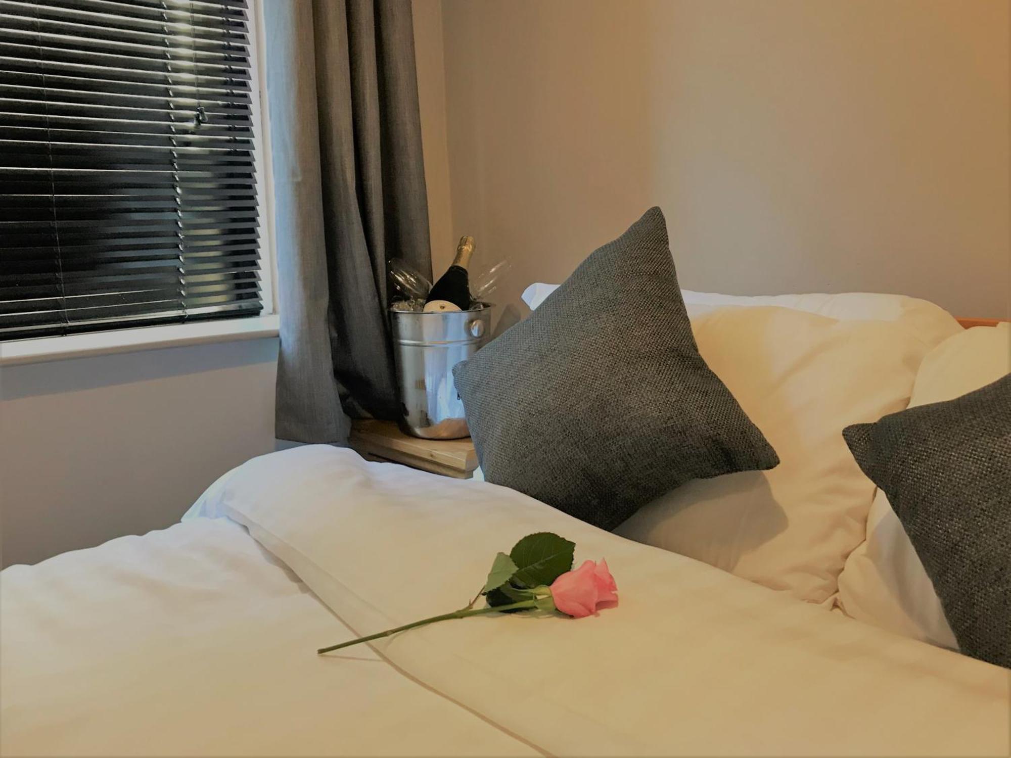 Hotel The Milestone Sowerby Bridge Esterno foto