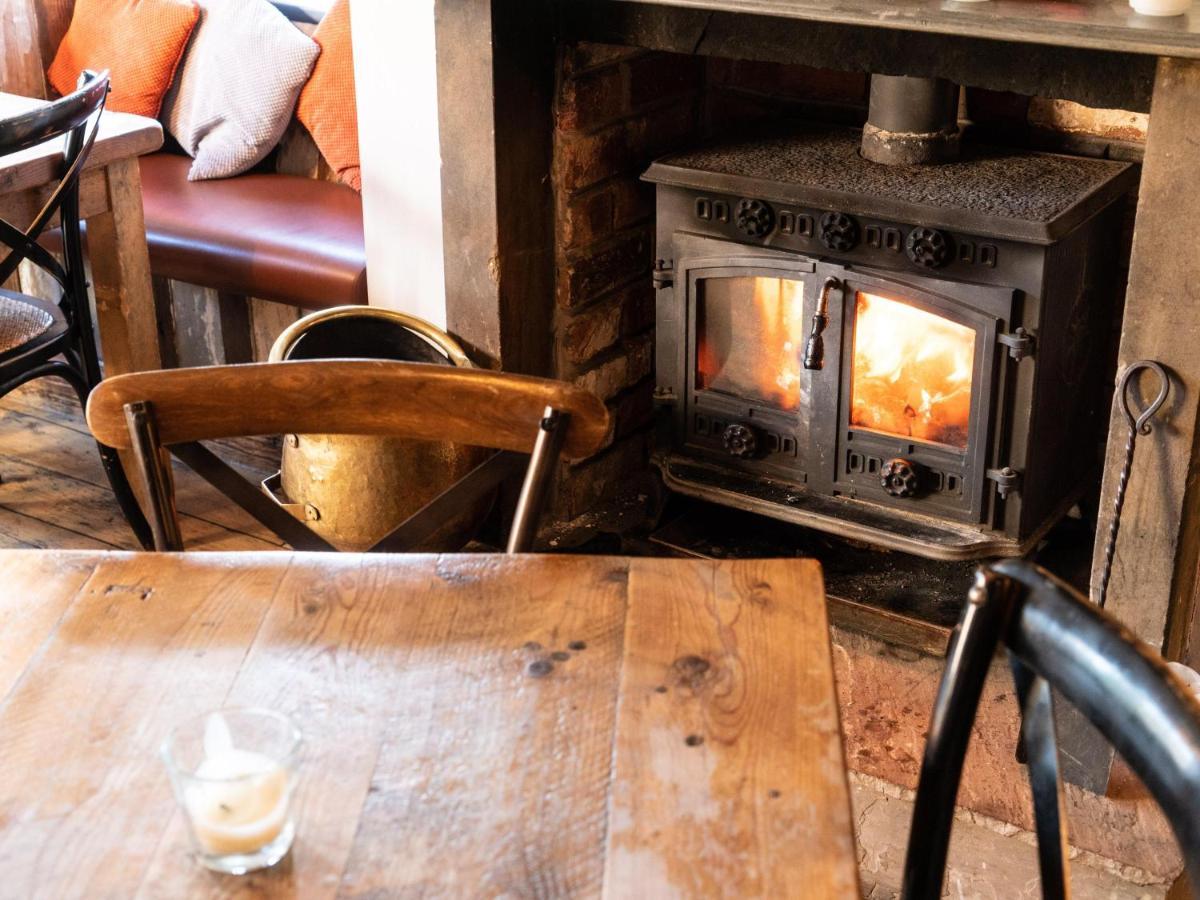 Hotel The Milestone Sowerby Bridge Esterno foto