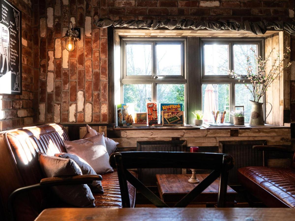 Hotel The Milestone Sowerby Bridge Esterno foto