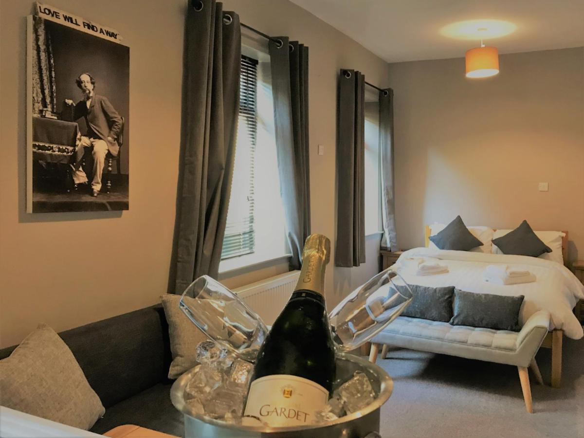 Hotel The Milestone Sowerby Bridge Esterno foto